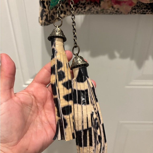 NEW Sharif Couture All Leather Laser Cut 3D Floral Gray Satchel Bag - Picture 6 of 9